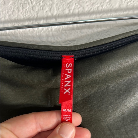Spanx Dark Green Leggings Medium - Picture 4 of 6